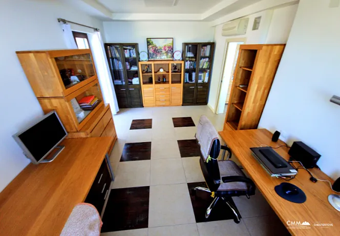 Rustovo'da 5 Yatak Odalı Villa, 392 m²